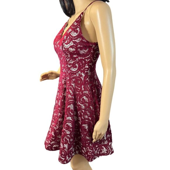 (5 for $25) My Michelle Red Lace & Sequin Sleeveless Fit & Flare Dress Size 5 - Picture 4 of 6